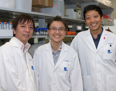 IBN YRP student Roderica Ng (middle), with her mentors, Dr Edwin Chow (left), IBN Team Leader and Senior Research Scientist and Dr Jeremy Teo (right), IBN Postdoctoral Fellow