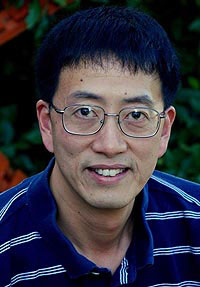 >Physicist Zheng-Tian Lu of the U.S. Department of Energy's Argonne National Laboratory