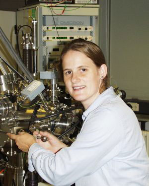 Research into nanocontacts for quicker computer chips: KIT scientist Regina Hoffmann.