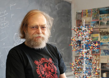 New York University Chemist Nadrian Seeman has been awarded the 2010 Kavli Prize in Nanoscience for his creation of robotic devices that have the potential to create new materials a billionth of a meter in size.
