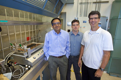 Venkat Srinivasan, Adam Weber and Vince Battaglia will develop a flow battery for the electric grid