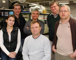 Members of the scientific team: Yana Izdebskaya, Anton Desyatnikov, Vladlen Shvedov, Andrei Rode, Yuri Kivshar and Wieslaw Krolikowski. 