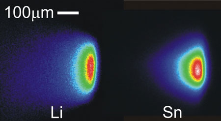 False-color images of the tin and lithium plasma plumes in EUV emission through a 7 to 15 nm filter, obtained under identical conditions