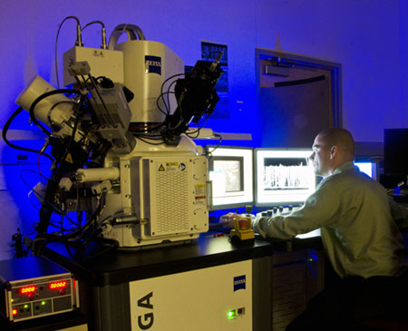 Aric Sanders demonstrates imaging options on the FIB/SEM instrument