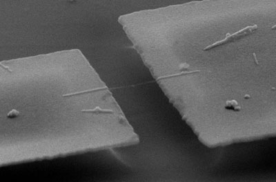 Scanning electron microscopy image of the nanotube resonator