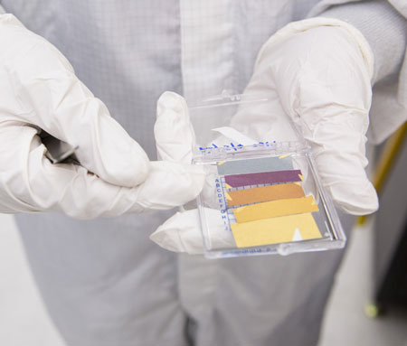 ultrathin coatings that shine in vivid colors