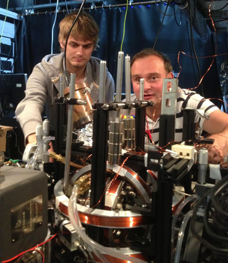 Winfried Hensinger and Seb Weidt, University of Sussex