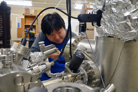 TeYu Chien uses a low-temperature scanning tunneling microscope