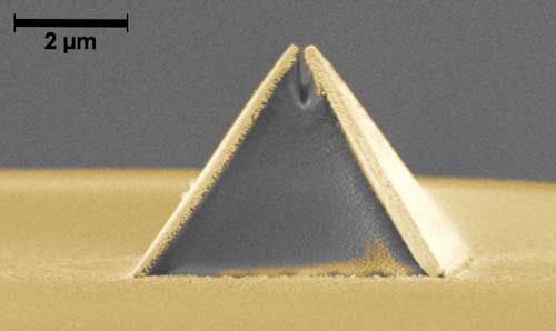 pyramid-shaped Campanile nanoprobe imprinted on an optical fiber