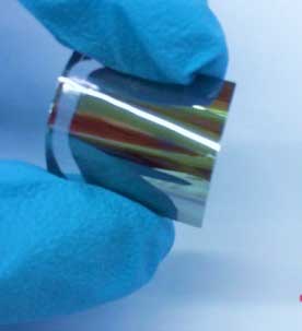 Flexible semiconductor Ge thin film grown on mica by van der Waals epitaxy