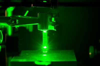 Researchers used green laser to modulated the reactivity of triazolinediones (TADs), powerful chemical coupling agents