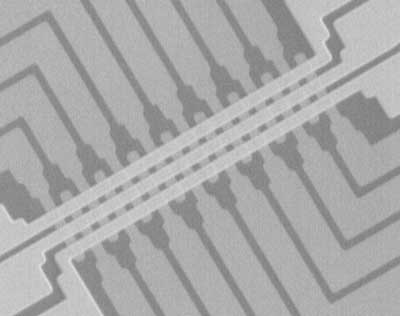 electron microscope image of memristor array