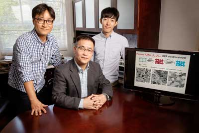 Postdoctoral researcher Jaemin Kim, professor of chemical and biomolecular engineering Hong Yang and graduate student Pei-Chieh (Jack) Shih