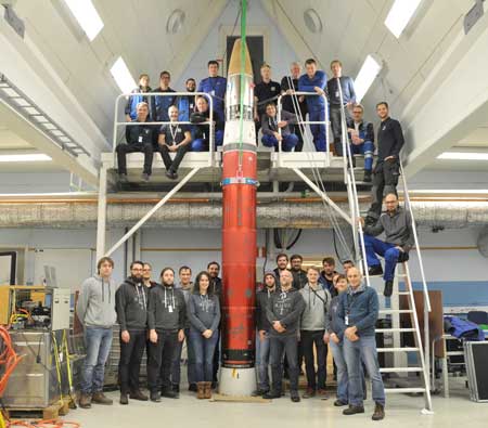 Payload of the sounding rocket and scientists of the MAIUS-1 project