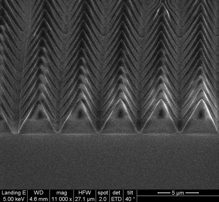 Scanning electron microscope image of the symmetric pyramids that were 3-D nanoprinted