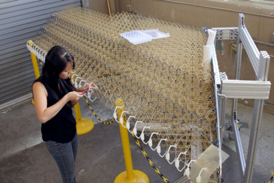hand-assembling a shape-changeable aircraft wing