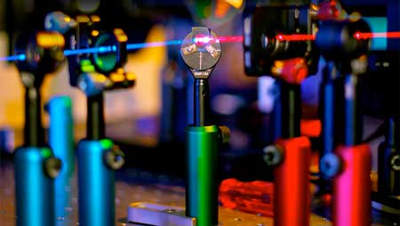 The nanomesh's properties mean it can change the colour of laser light