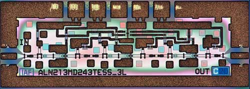 Amplifier circuit with MOSHEMT transistors at 243 GHz
