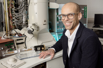 Materials science and engineering professor Shen Dillion
