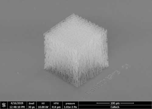 Cube of nanoarchitected material