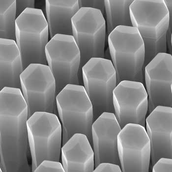 Nanowires with hexagonal silicon-germanium shells