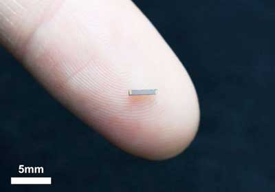 micro supercapacitor on the tip of a person's finger