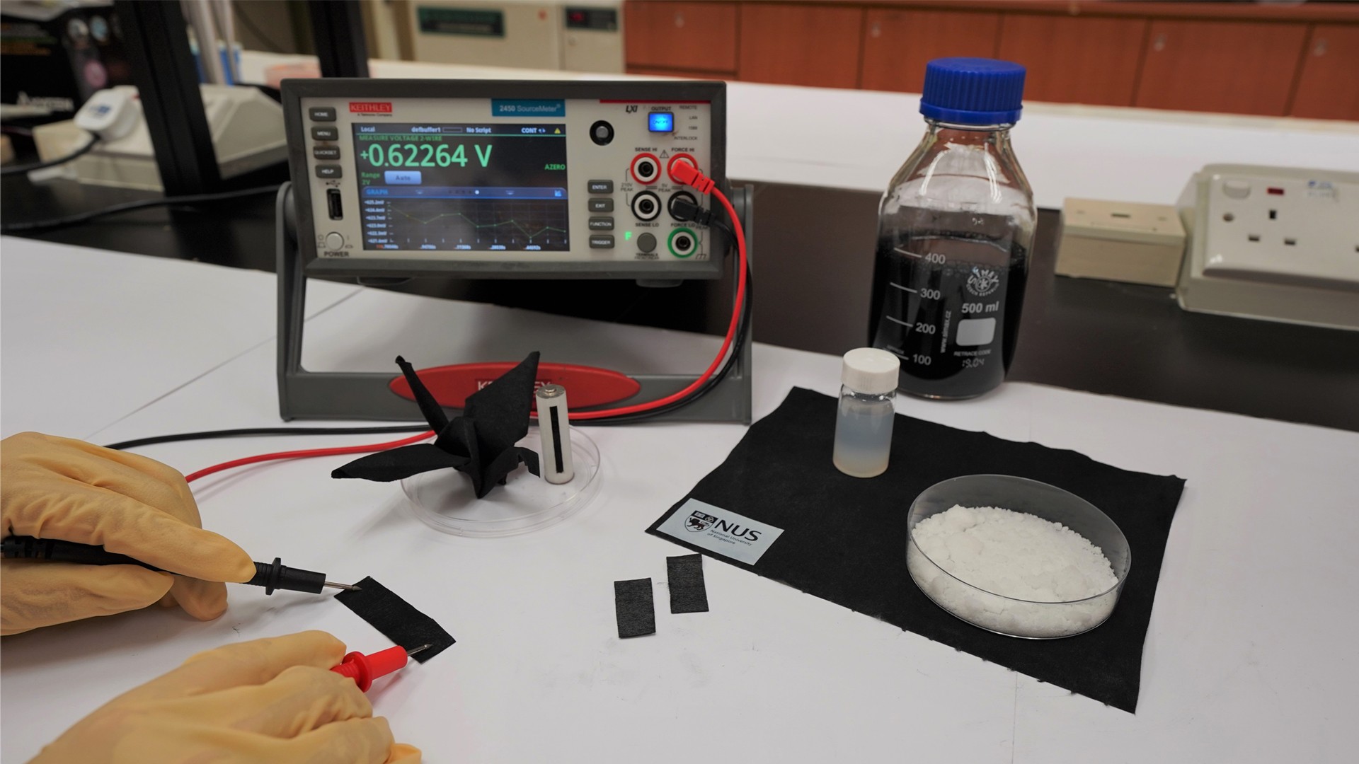 moisture-driven electricity generation device in the lab