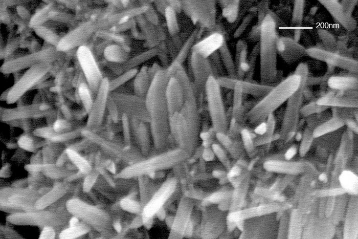 nanoscale needle structures