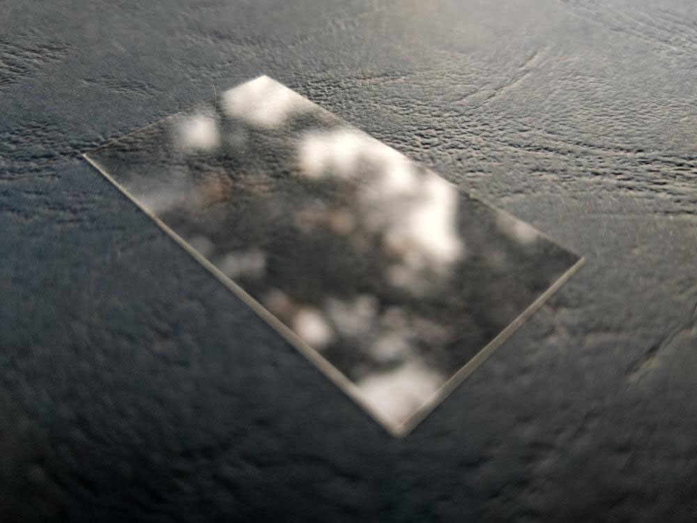 Thin slice of silica glass