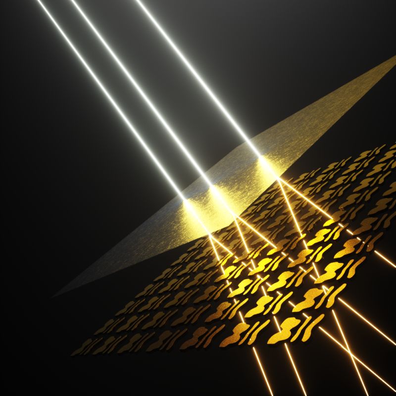 A tailored silicon nanopattern coupled to a semitransparent gold mirror