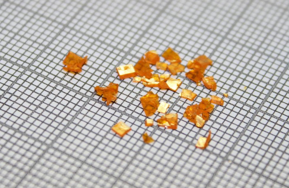 Crystals of chiral hybrid perovskites