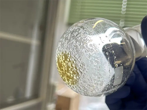 A reaction product crystallises