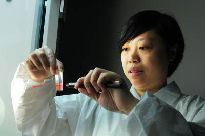 UCF researcher Qun Treen Huo