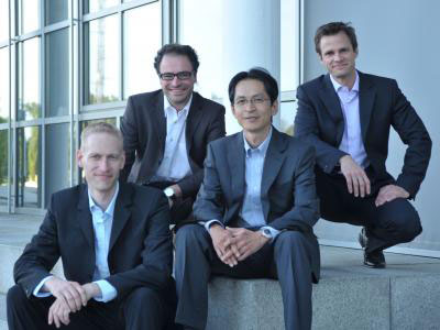 Dr. Jens Niemax, Ralf Strasser, Dr. Kenji Arinaga, and Dr. Ulrich Rant (from left to right), at the Walter Schottky Institute of the Technische Universitaet Muenchen