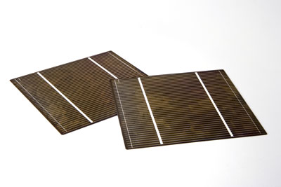 Imec epitaxial thin-film silicon solar cell on low-quality substrate with screen printed metal lines achieving efficiencies of up to 14.7%