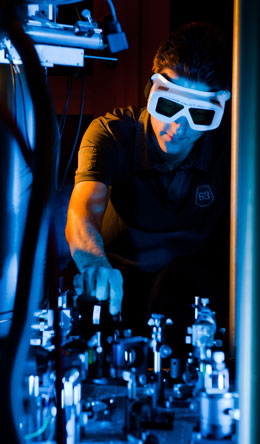 Laserphysiker an der Universität Bonn haben eine Art Lichtdimmer aus einem einzelnen Atom entwickelt