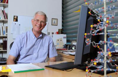 Stuart Lindsay is a biohysicist at the Biodesign Institute at Arizona State University