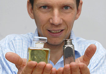 Jan Schroers and his team have developed novel metal alloys that can be blow molded into virtually any shape