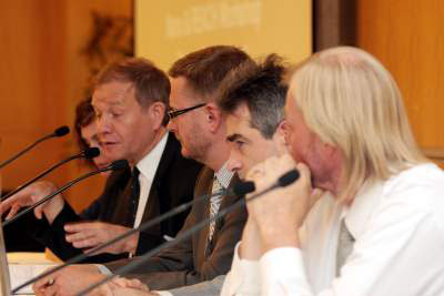 Left to right: Evonik's Hans-Jürgen Wiegand, chairman, Cefic Nanomaterials Management Team; Henrik Laursen, DG Environment; Otto Linher, DG Enterprise; and Bjorn Hansen, chair, OECD Working Party on Manufactured Nanomaterial