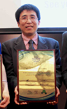 Scopus Young Researcher of the Year Award recipient Associate Professor Wang