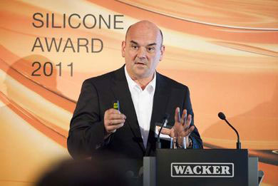 Matthias Driess of TU Berlin receives Wacker Silicone Award 2011