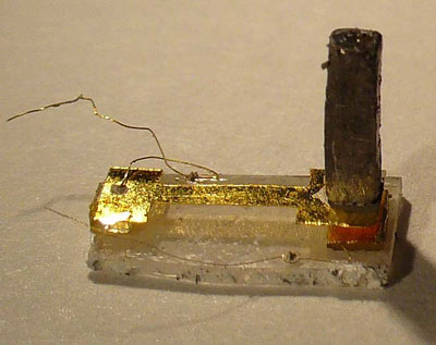 This torque cantilever is used to measure magnetic property of bismuth in intense magnetic fields
