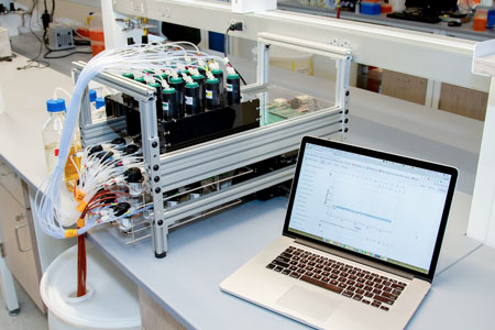 prototype 16-chamber eVOLVER continuous cell-culturing system
