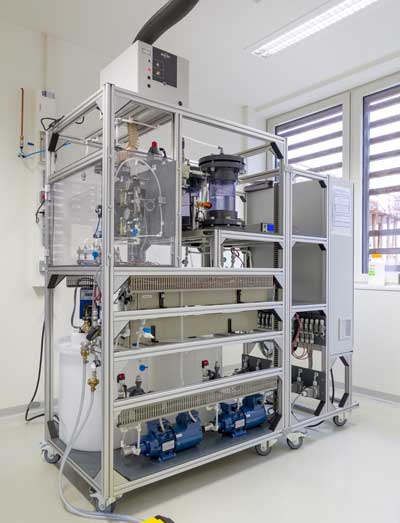 an electrolyzer that synthesizes formic acid from atmospheric CO2