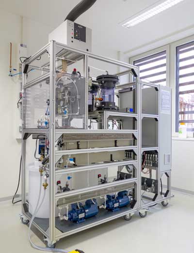 an electrolyzer that synthesizes formic acid from atmospheric CO2