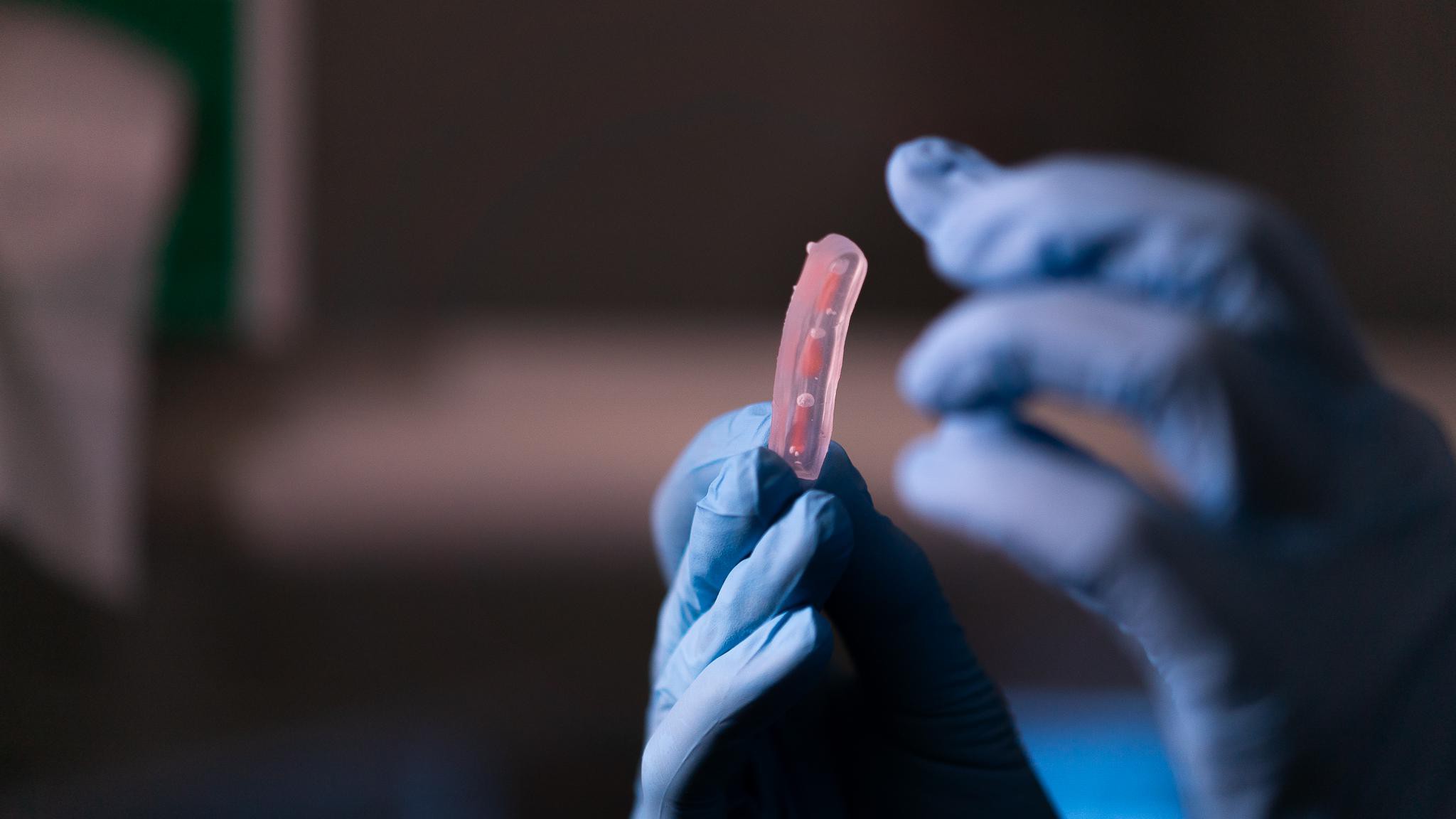 3D-printable double network granular elastomer 'finger'