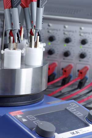 Up to eight different experiments can be simultaneously performed in this screening electrolyzer