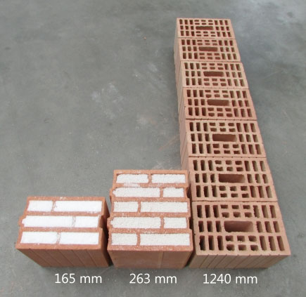 aerogel-filled Aerobrick compared to non-insulating bricks