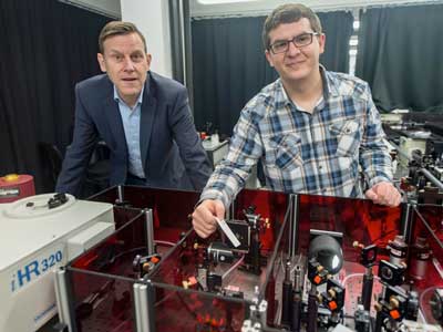 Prof. Peter Vöhringer and Steffen Straub, University of Bonn
