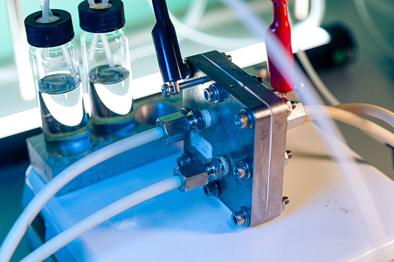 alkaline water electrolyzer
